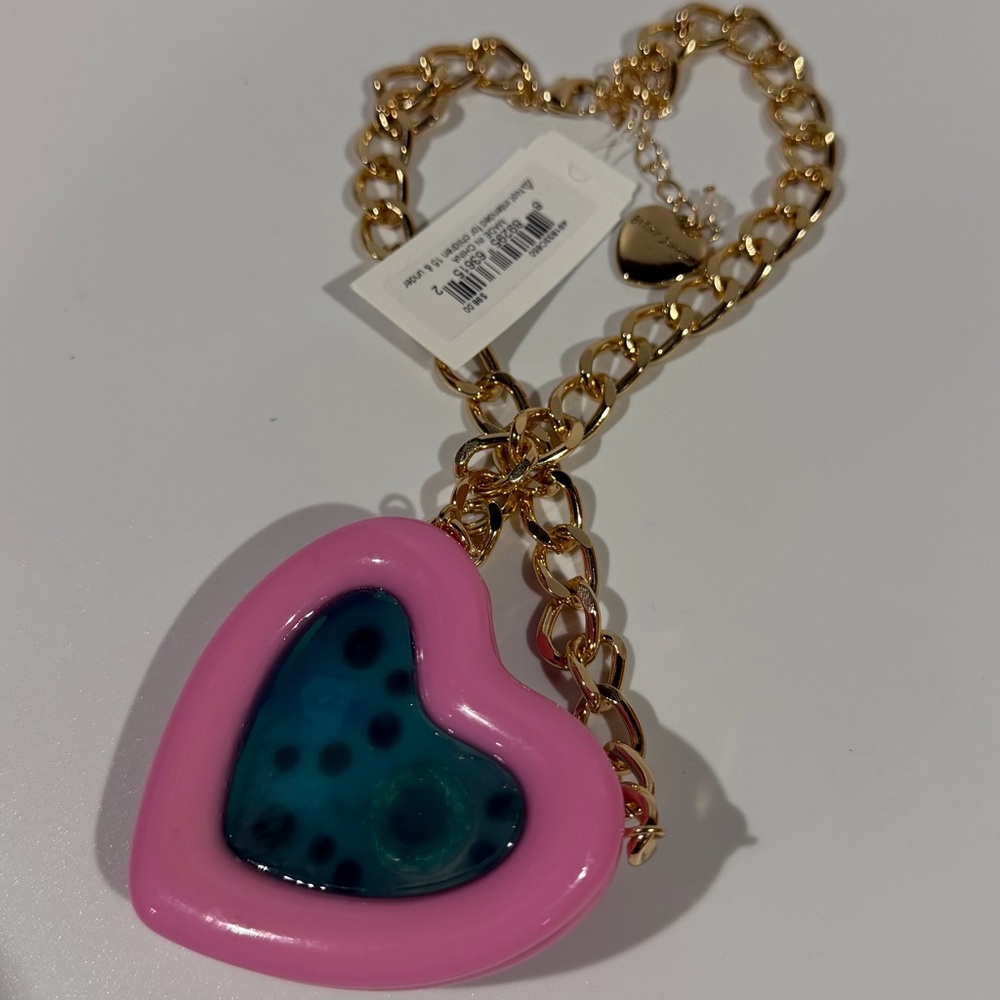 Rare NWT Betsey Johnson Pink Heart Gold Chain Pool Party Pendant Necklace - Picture 5 of 6